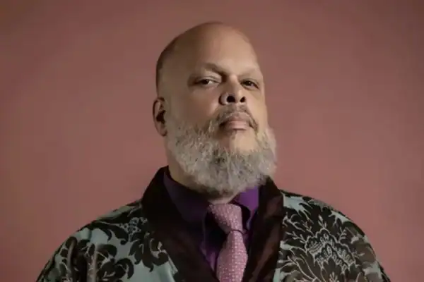 Ed Motta é intimado pela polícia após tumulto em restaurante no RJ