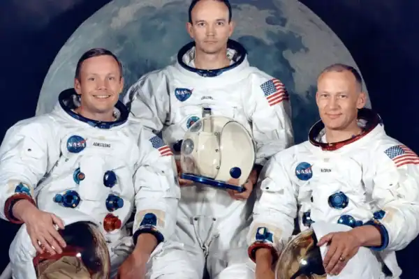 EUA liberam documentos com relatos de astronautas sobre OVNIs