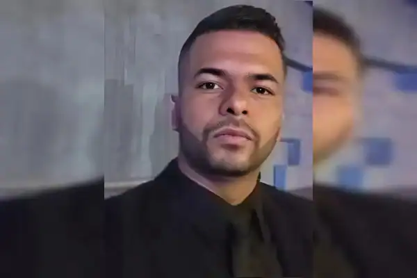 Vídeo mostra assassinato de homem a facadas durante sexo em carro