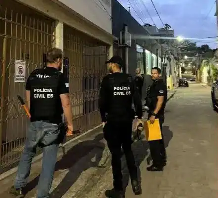 Filha é detida por mandar matar o pai e motivo choca até a polícia