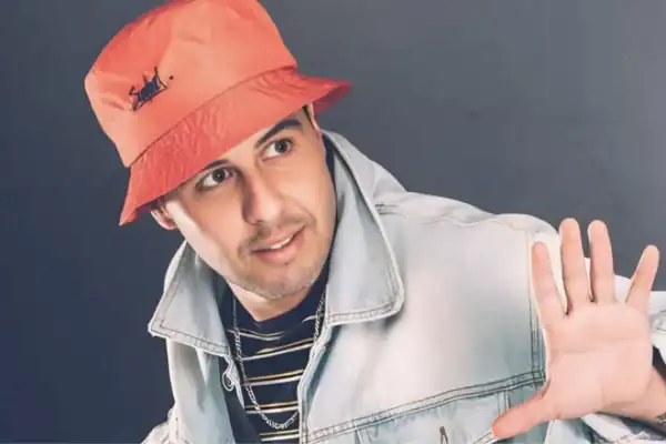 Bruno Diegues, ex-vocalista do Jeito Moleque, se manifesta após cirurgia de emergência