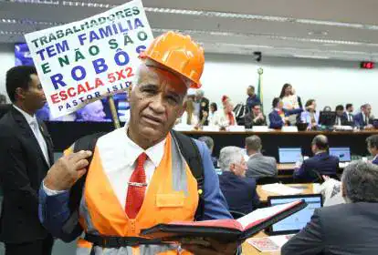 Pastor Sargento Isidório defende fim da escala 6×1 para ‘fazer sexo em paz’