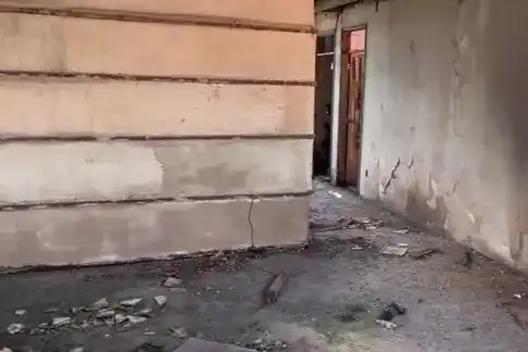 Ossada humana é encontrada em prédio abandonado dos Correios em Manaus