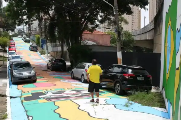 Copa do Mundo: pintar a rua no Mundial pode gerar multa?