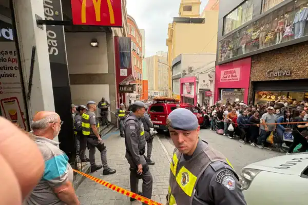 Tiroteio na estação São Bento do metrô deixa cinco pessoas feridas em São Paulo