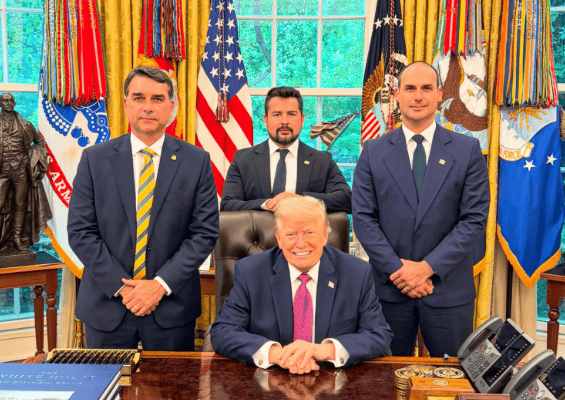 Eduardo Bolsonaro pede para que Trump Bombardeie o Brasil