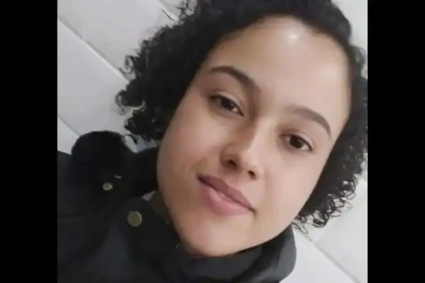 Jovem é sequestrada pelo namorado e viagem romântica vira pesadelo