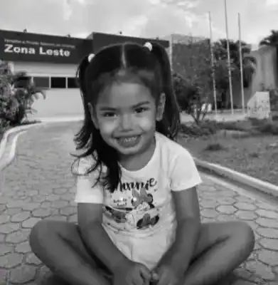 Mãe aponta superdosagem em hospital após morte de filha de três anos