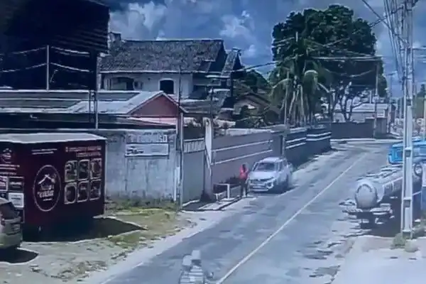 Pastor morre ao ser atropelado por caminhonete; câmeras capturam momento do acidente