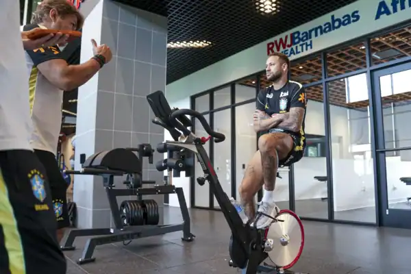CBF divulga atualização sobre a lesão de Neymar antes da Copa do Mundo
