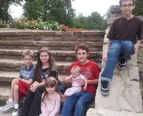 Irmãos diabólicos assassinam toda a família em plano macabro e motivo choca