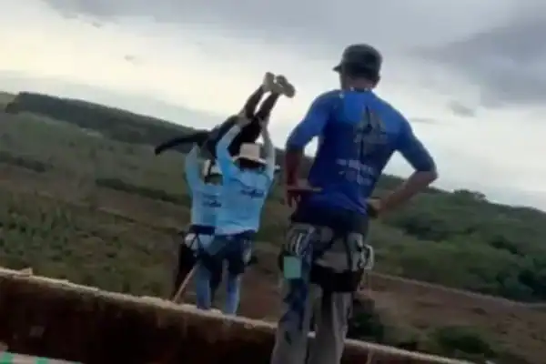 Maria Eduarda foi a 17ª a saltar de rope jump na Ponte do Esqueleto, em Limeira