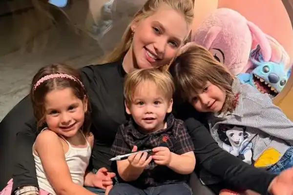 Virginia Fonseca já tem data para reencontro com os filhos nos EUA