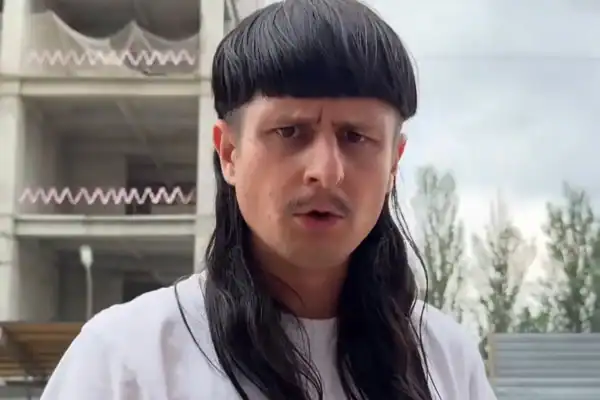 Oliver Tree aparece morto em clipe e fãs apontam coincidência macabra: ‘Premonição’