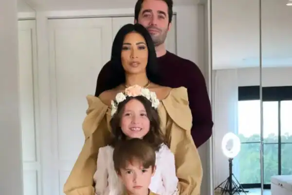 Vicente Escrig se pronuncia após comentário do filho durante festa de aniversário de Simaria
