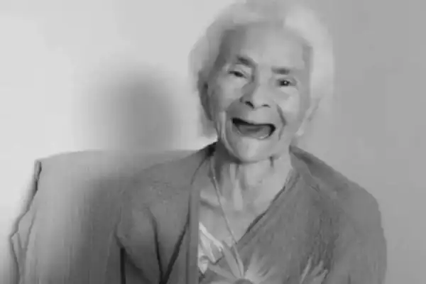 Influenciadora Vovó Valdeci, dona de bordão viral, morre aos 88 anos