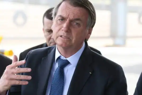 Defesa revela o que Bolsonaro pretendia com arma apreendida