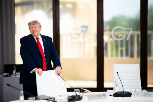 Vidente retoma previsão sobre morte de Donald Trump e traça cenário trágico para os americanos