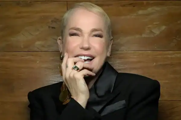 Xuxa Meneghel volta a negar rumores de pacto com o diabo para alcançar fama e sucesso