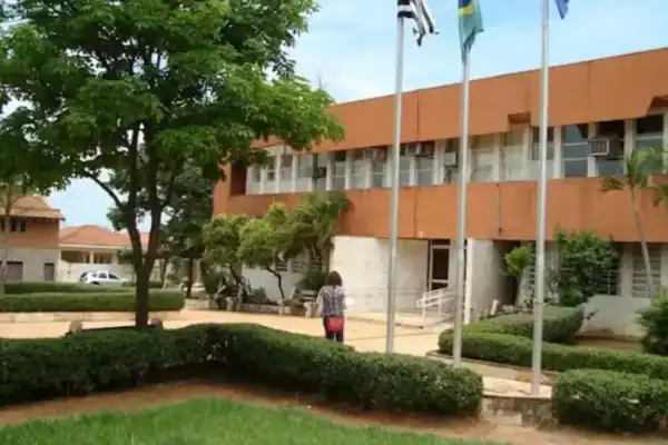 Mulher condenada a 47 anos e 10 meses por esfaquear ex-companheira e enteada