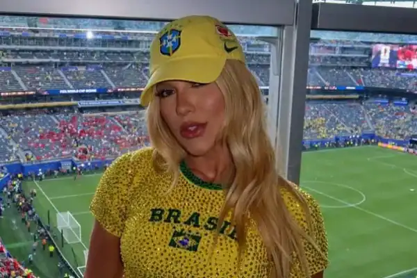 Virginia exibe bastidores do jogo do Brasil e detalhe intriga internautas