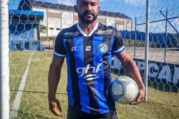 Polícia prende suspeito de ataque a tiros que matou ex-jogador e amigo em bar