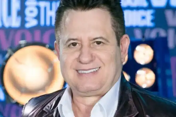 Marrone provoca repercussão na web ao fazer comentário polêmico no palco com Bruno
