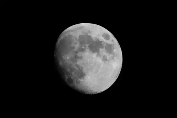 Lua de Morango ilumina o céu nesta segunda (29); veja como observar o fenômeno