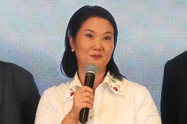 Keiko Fujimori triunfa na eleição presidencial do Peru após três semanas de apuração