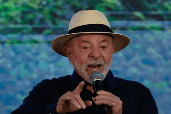 Lula admite a jovens: “O político honesto que vocês procuram não está dentro de mim”