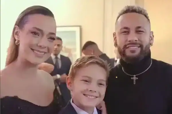 Convivência entre Neymar e ex atrai atenção após registros na web
