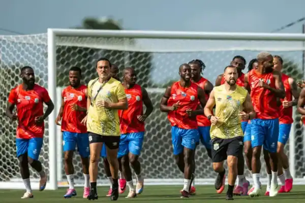Seleção esclarece se técnico da RD Congo foi informado da morte do pai na coletiva