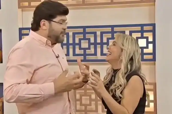 Padre leva choque ao vivo ao cumprimentar Keissi Seabra e prevê: ‘Vai virar meme’