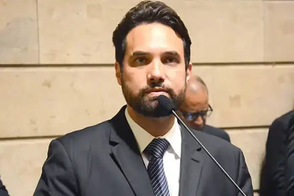 Ex de Jairinho se pronuncia após celular ser encontrado em cela do ex-vereador
