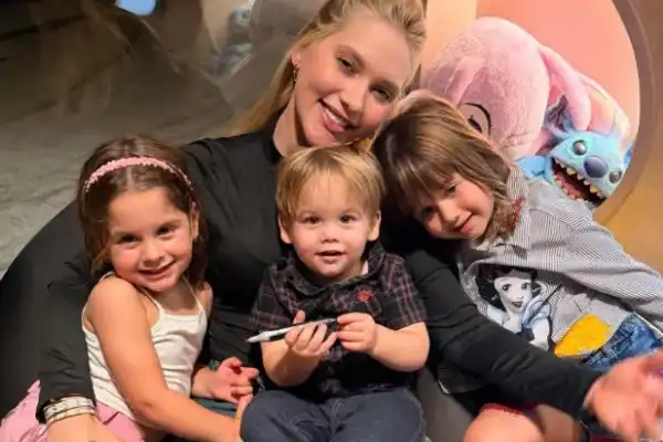 Virginia Fonseca se diverte ao enfrentar desafio de cortar cabelo do filho José Leonardo