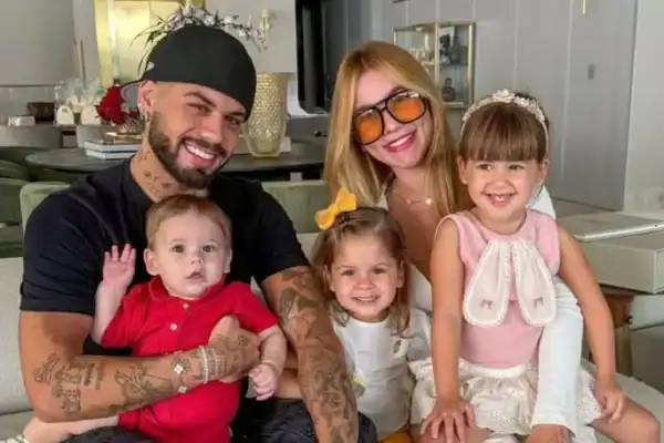 Zé Felipe desiste de mudança para casa próxima de Virginia, revela Poliana Rocha