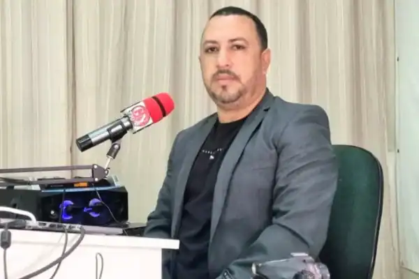 Radialista é detido após confusão em pronto-atendimento