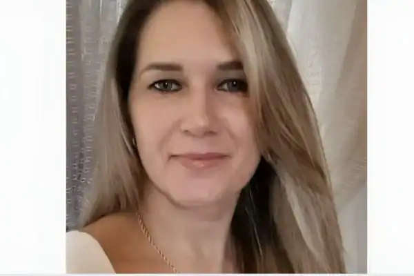 Professora é encontrada morta em casa após incêndio com indícios de agressão