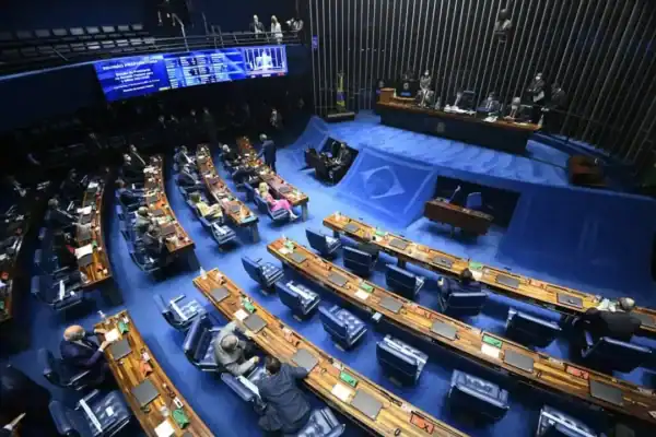 Senador propõe nova Constituição para permitir a pena de morte