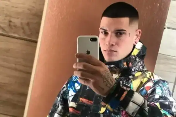 Jovem tem casa invadida e é executado no banheiro de sua casa