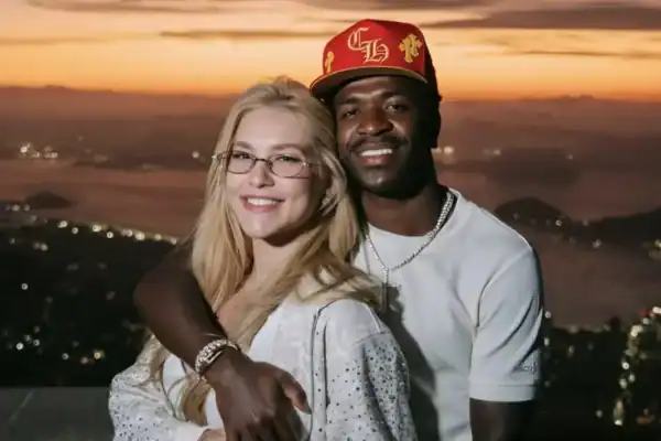 Virginia Fonseca diverte ao mostrar carrinho de golfe de Vini Jr. preso em Jamaica