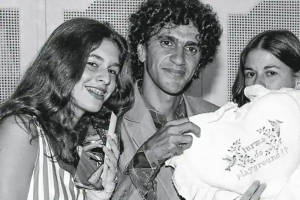 Paula Lavigne admite que perdeu a virgindade aos 13 anos com Caetano Veloso, que tinha 40; Cantor é apoiador de Lula