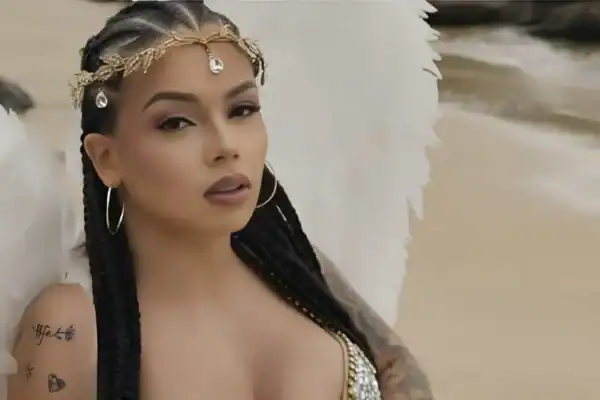 Kamylinha compartilha foto com a filha e detalhe desperta atenção na web