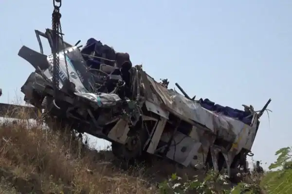 Acidente de ônibus na Argélia deixa 25 mortos e dezenas de feridos