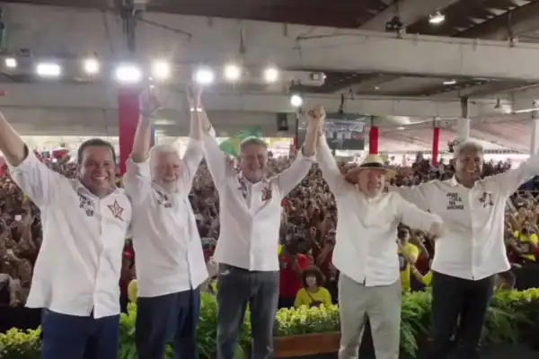 Lula pede apoio para Jaques Wagner em convenção na Bahia apesar de crise no Banco Master