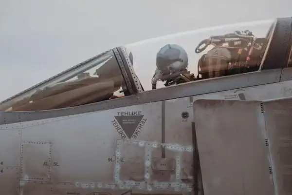 Mendonça nega retirada de vídeo de Flávio Bolsonaro inspirado em ‘Top Gun’ e gerado por IA