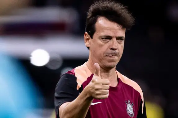Diniz se mostra ansioso para ter Memphis no Corinthians