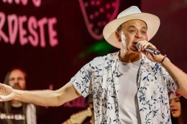 Frank Aguiar lamenta não chegar a tempo ao enterro do pai e faz emocionante desabafo