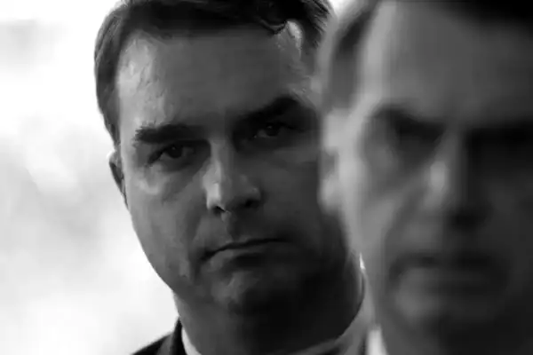 Flávio Bolsonaro eleva o tom e garante estar preparado para a Presidência
