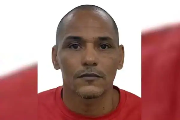 Detento beneficiado pela saidinha é procurado por assassinar mãe adotiva e abusar de irmãs